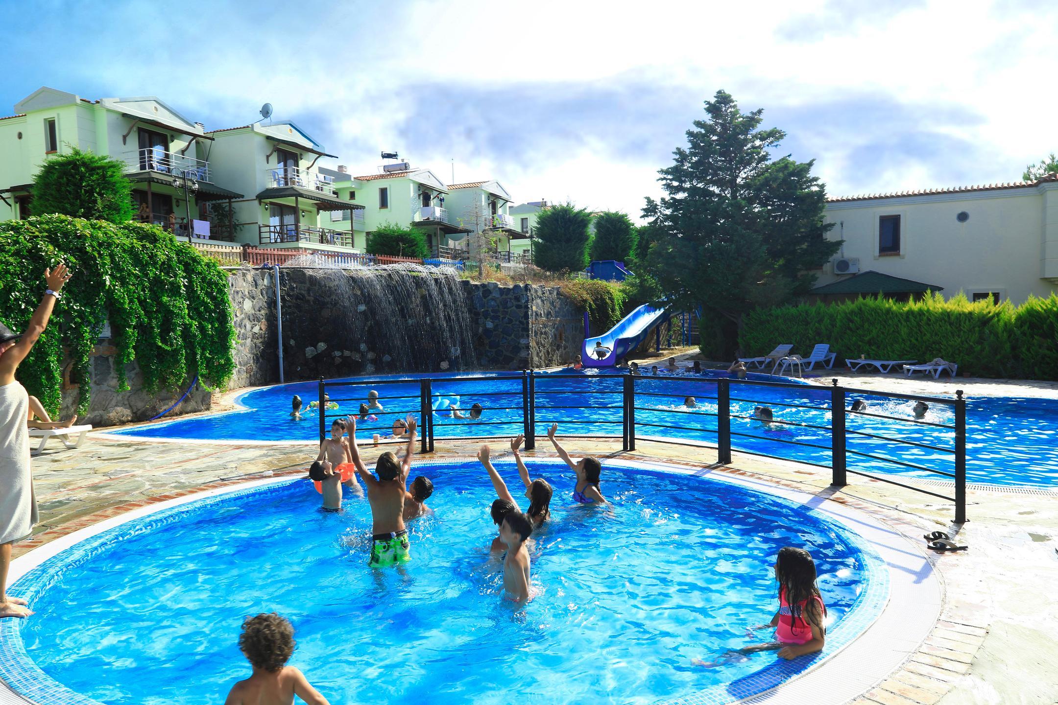 Akay Garden Family Club — 5