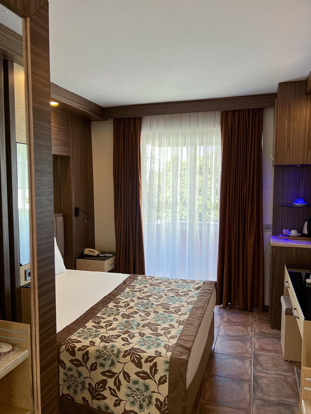 Fame Hotel — 10