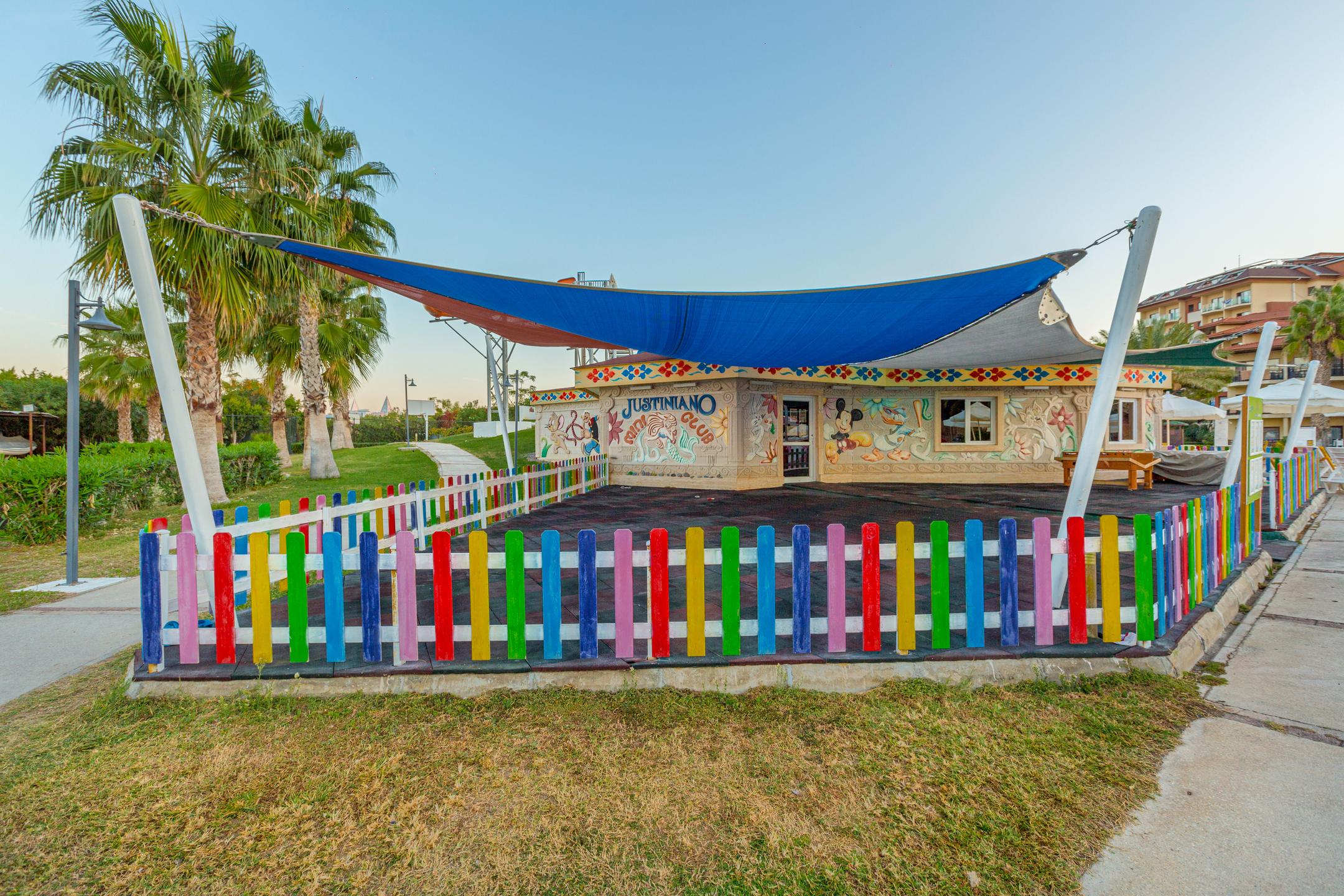 Justiniano Park Conti — 4