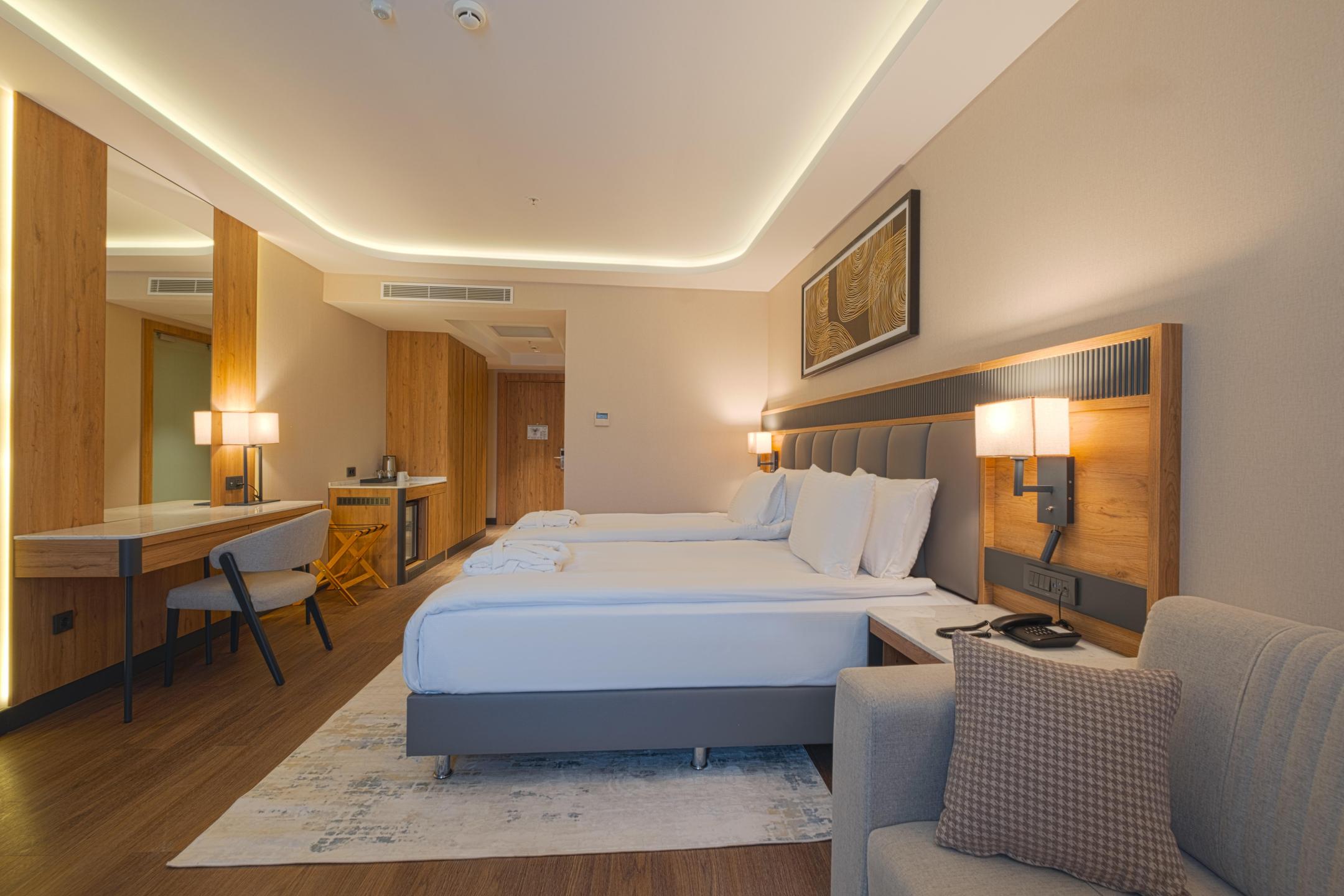 Azura World Hotel — 8