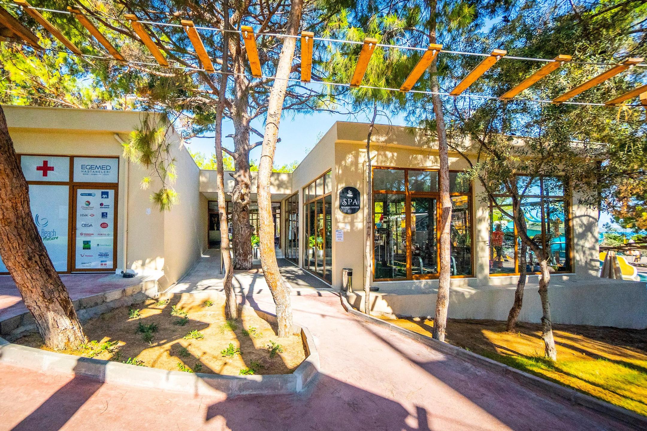 Long Beach Club Nature — 3
