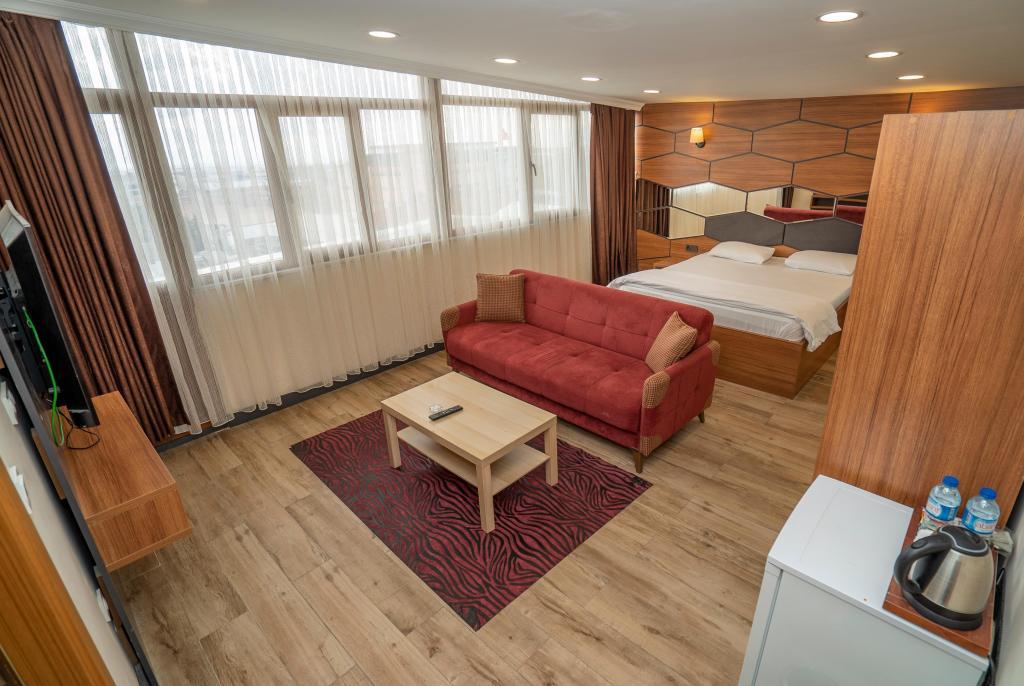 216 Hill Suites — 10