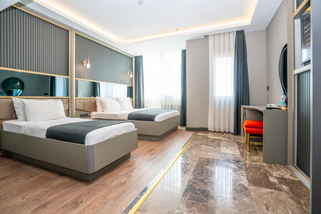 216 Ruby Suite — 4
