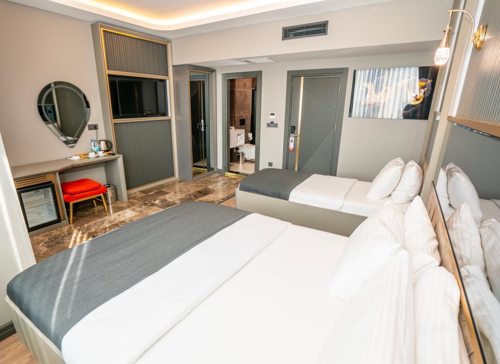 216 Ruby Suite — 10