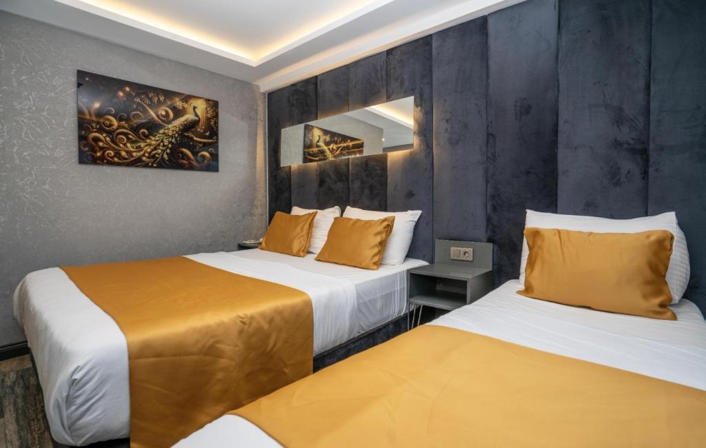216 Silver Suite — 2