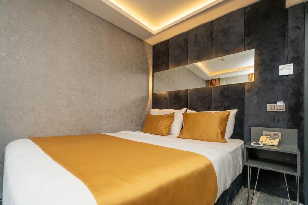 216 Silver Suite — 4