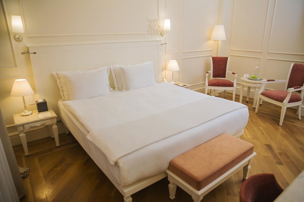 Corinne Art & Boutique Hotel — 9