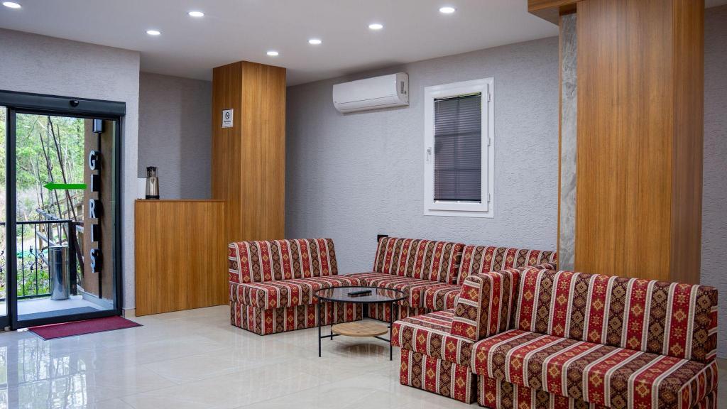 53 Brn Hotel — 3