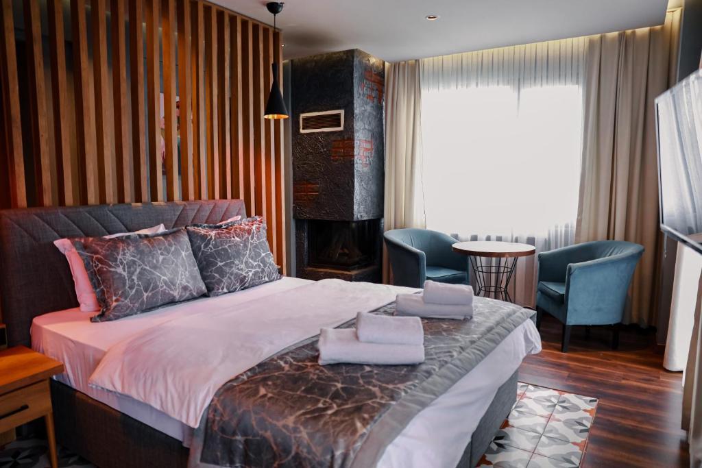 Adess Otel