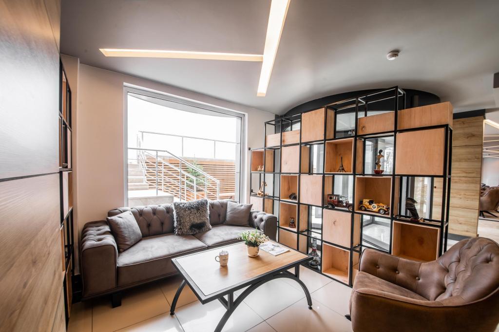 Adresin Hotel — 7