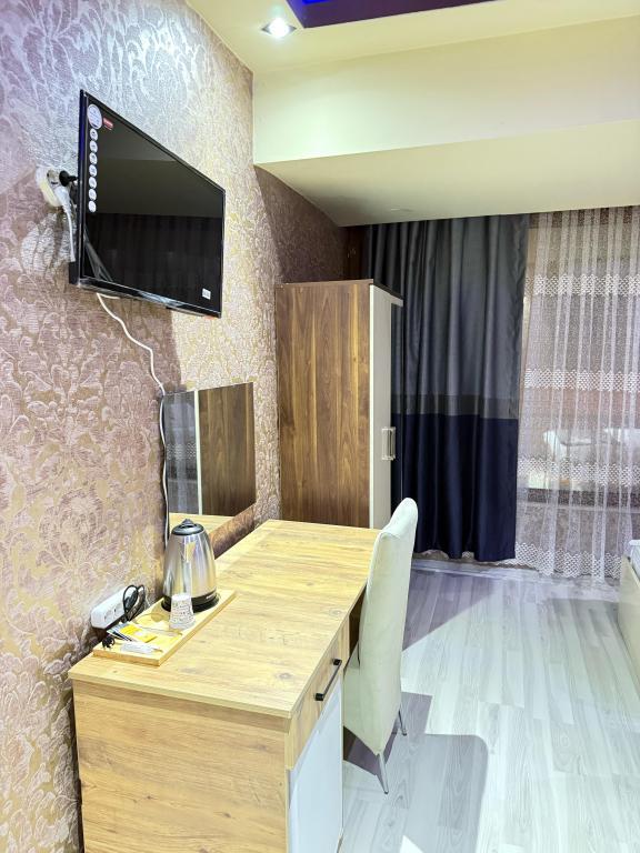 Ahranis Hotel — 7