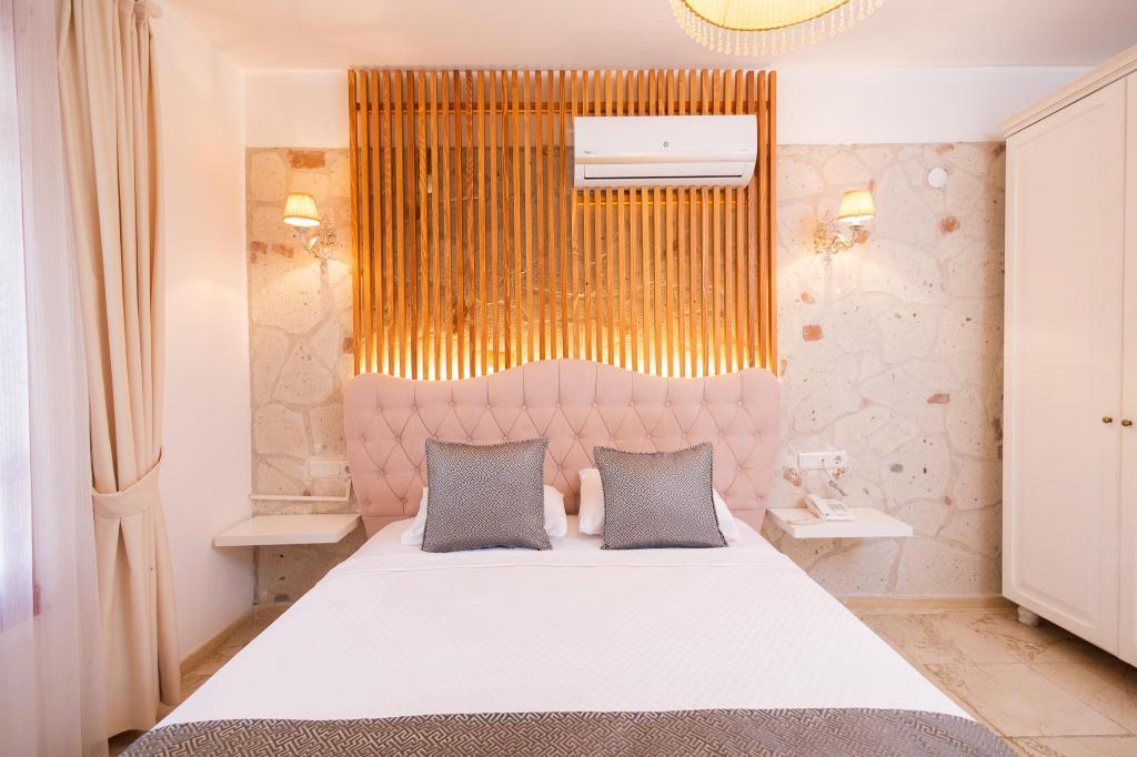 Alaroof Otel (+15) — 5