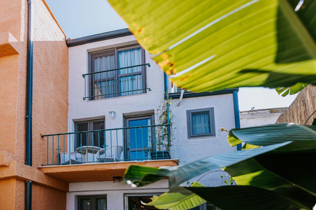 Alaz Urla Rooms — 2