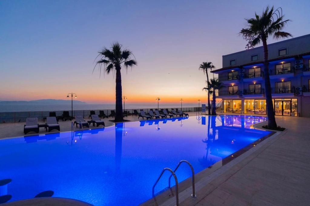 Altamare Hotel Kuşadası — 5