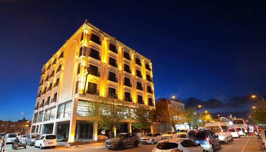 Assyria Hotel — 2