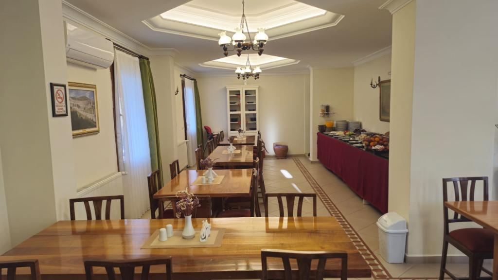 Ave Maria Hotel — 6