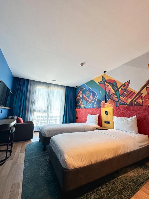 Axis Suites Hotel — 7