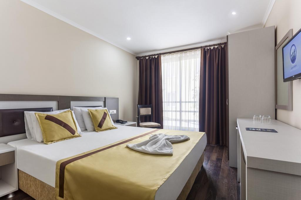 Ayhan Hotel — 4