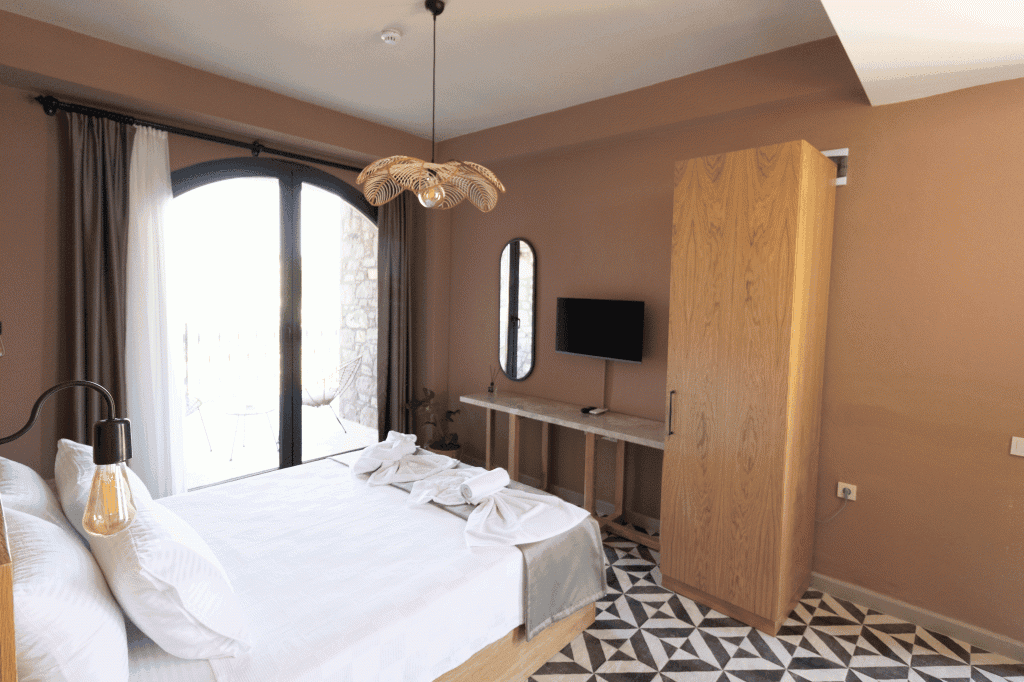 Ayvalık Küçükköy Larinda Otel — 8