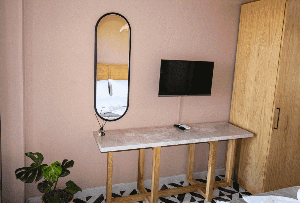 Ayvalık Küçükköy Larinda Otel — 10