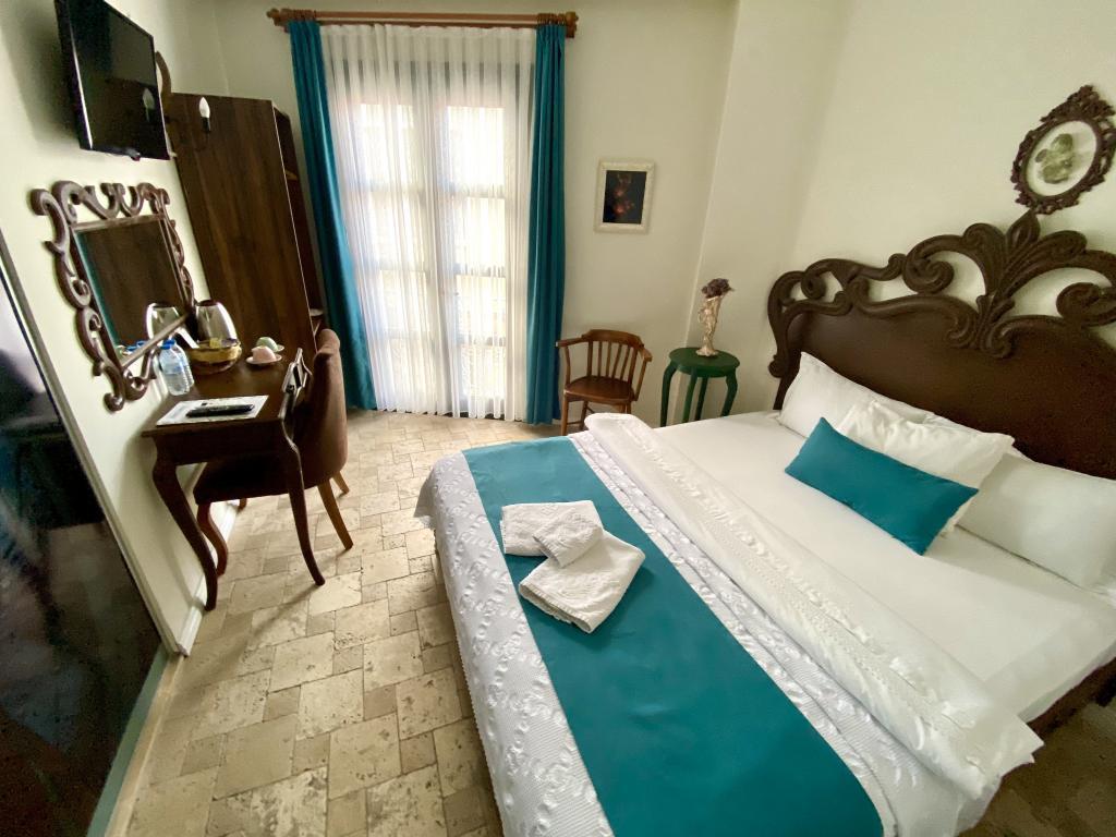 Ayvalık Rebetiko Otel — 3