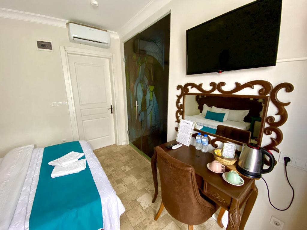 Ayvalık Rebetiko Otel — 4