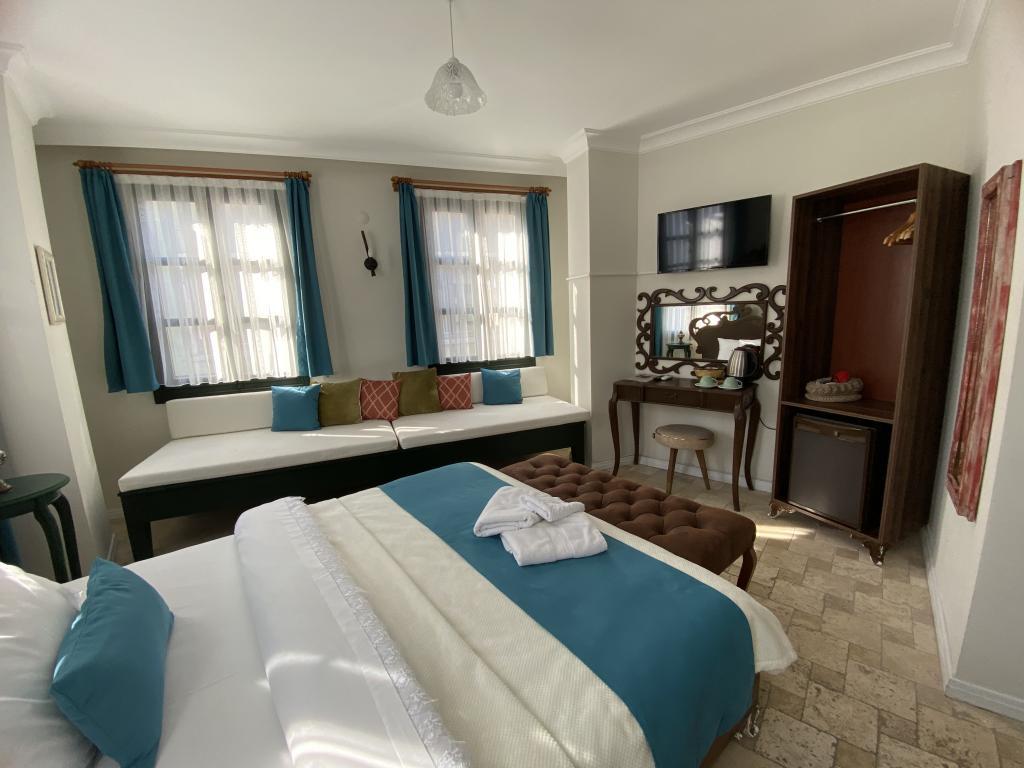 Ayvalık Rebetiko Otel — 9