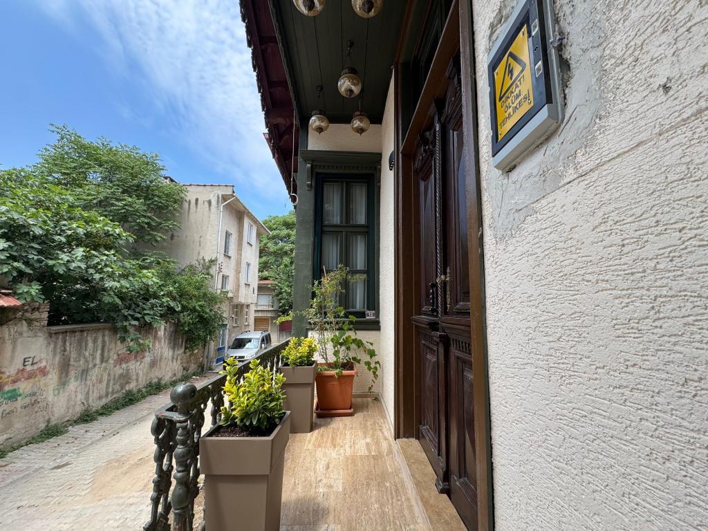 Bem Lion Inn — 8
