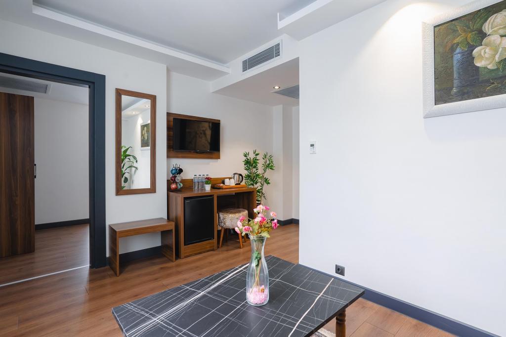 Berlin Suite Hotel — 9