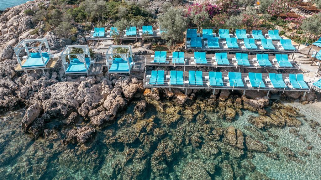 Blanca Beach Hotel (+12) — 10