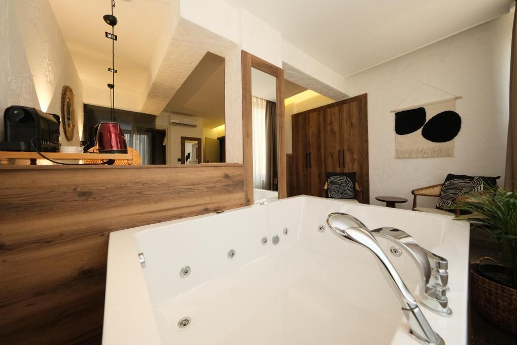 Der Inn Lara +12 Adult Only — 8