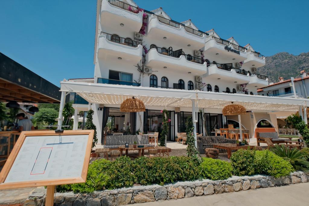 Diplomat Hotel — 3