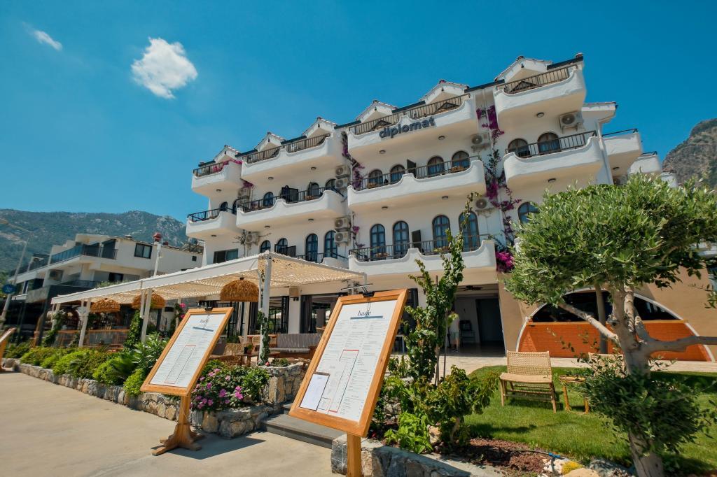 Diplomat Hotel — 4