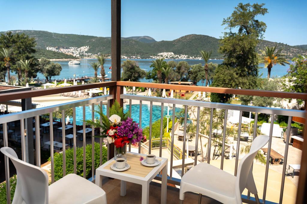 DoubleTree by Hilton Bodrum Işıl Club Ultra All Inclusive Resort — 6