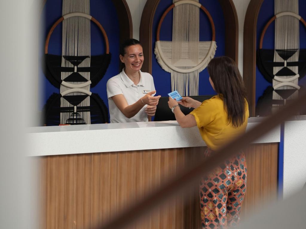 DoubleTree by Hilton Bodrum Işıl Club Ultra All Inclusive Resort — 7