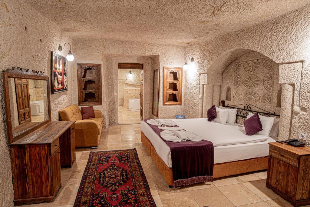Elegance Cave Suites — 8