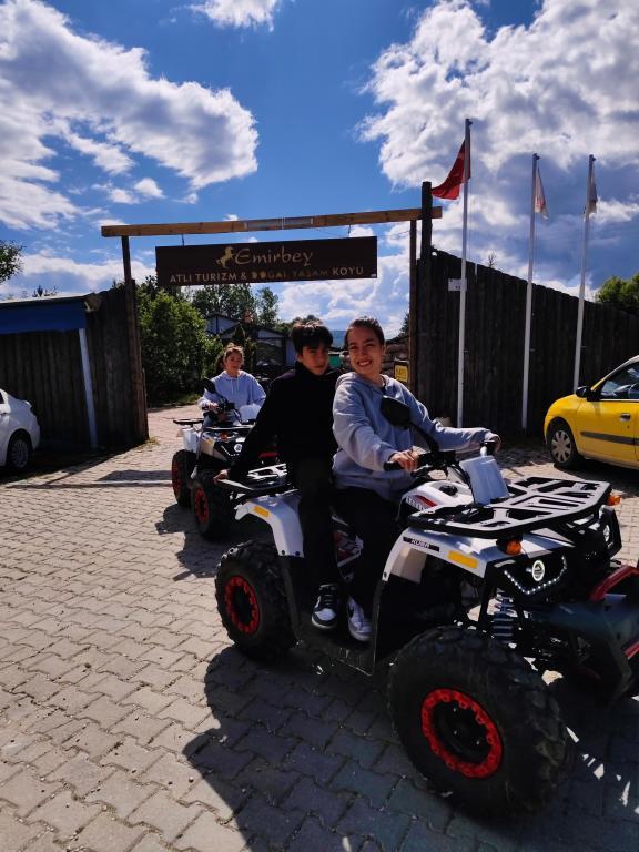 Emirbey Atlı Turizm Doğal Yaşam Köyü — 5