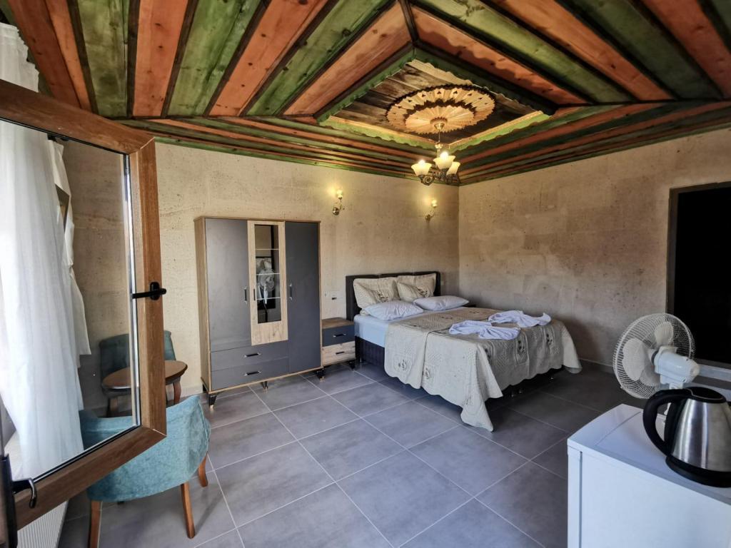 Falcon Cave Suites — 6