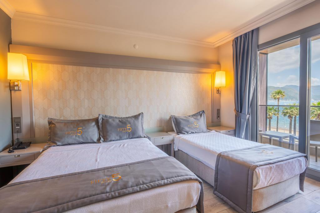 Fifty5 Suite Hotel — 2