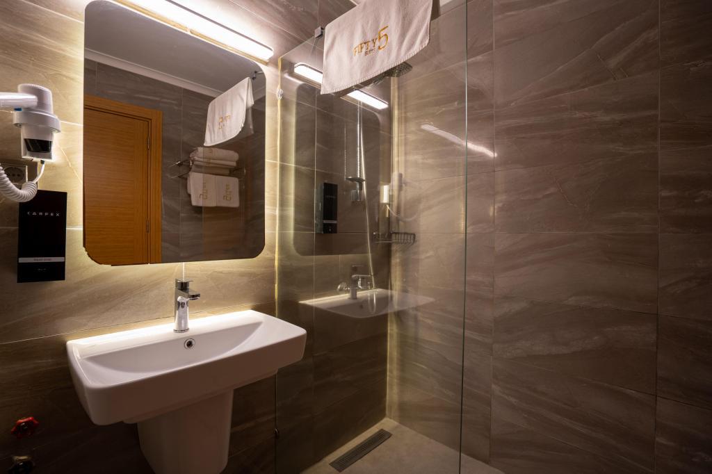 Fifty5 Suite Hotel — 5
