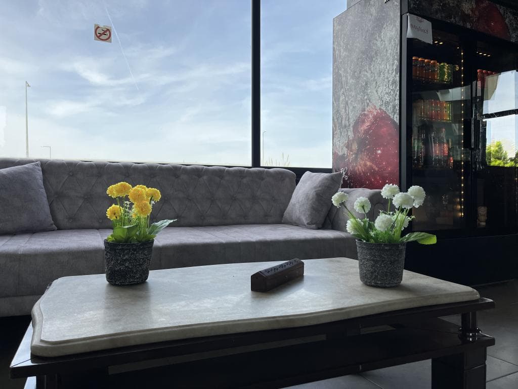 Gardenya Lara Suit Hotel — 2