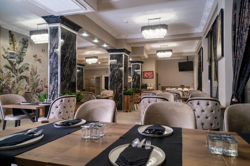 Grand Clover Hotel — 7
