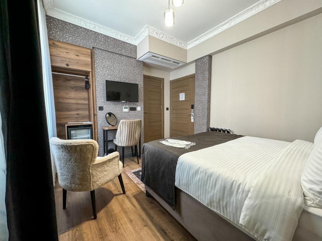 Grand Clover Hotel — 5