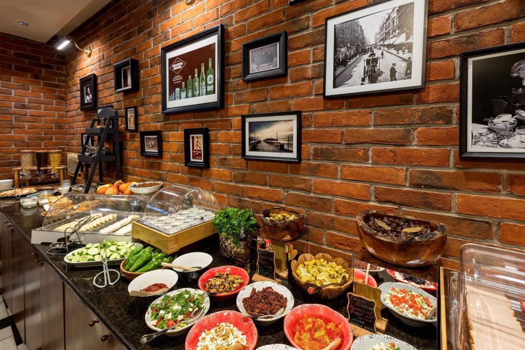 HAY Hotel Alsancak — 2