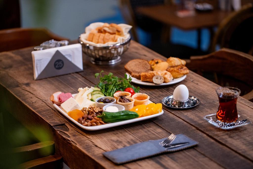 HAY Hotel Alsancak — 3