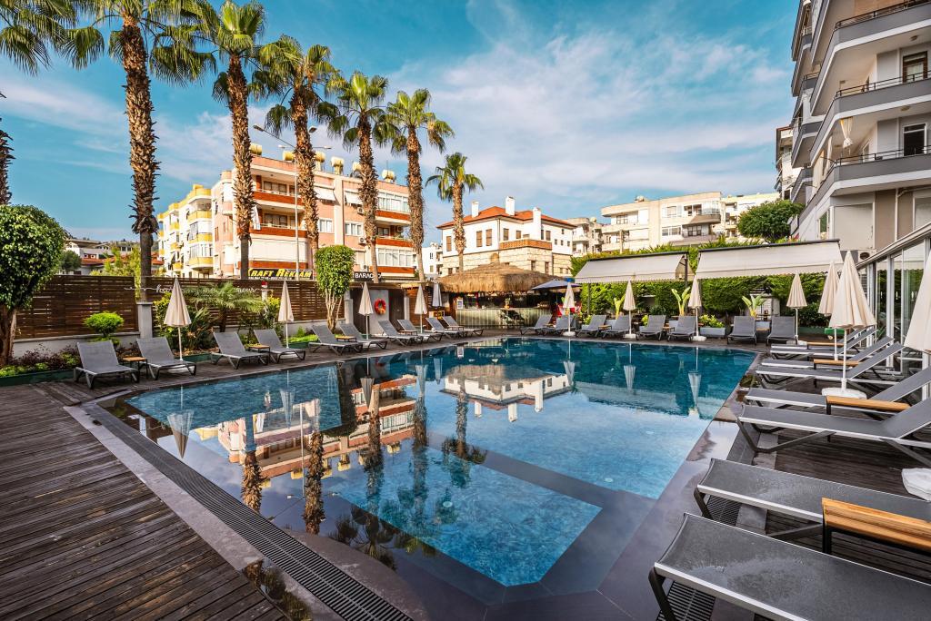 Hma Hotel & Suites