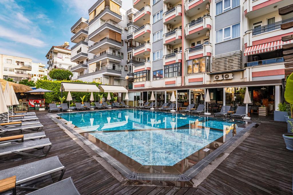 Hma Hotel & Suites — 4