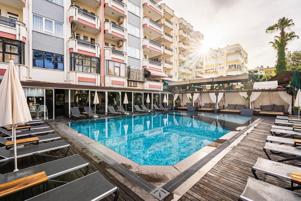 Hma Hotel & Suites — 2