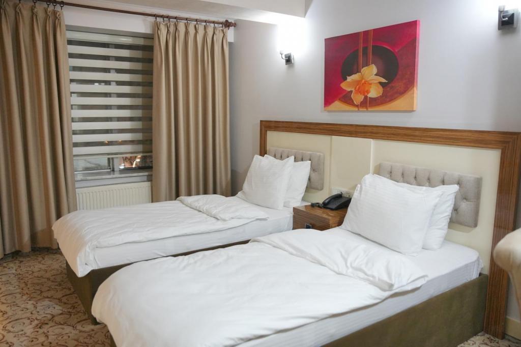 Hotel İzgi Turhan — 2