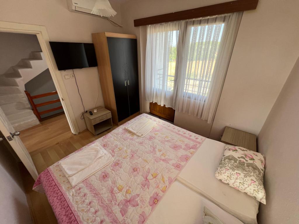 Kalanora Hotel — 4